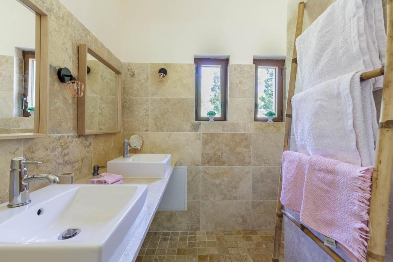 לה באסט Lodges Park Castellet Provence - Gites Dans Les Vignes Aoc Bandol A 15 Min Des Plages Et Du Circuit Paul Ricard F1 מראה חיצוני תמונה